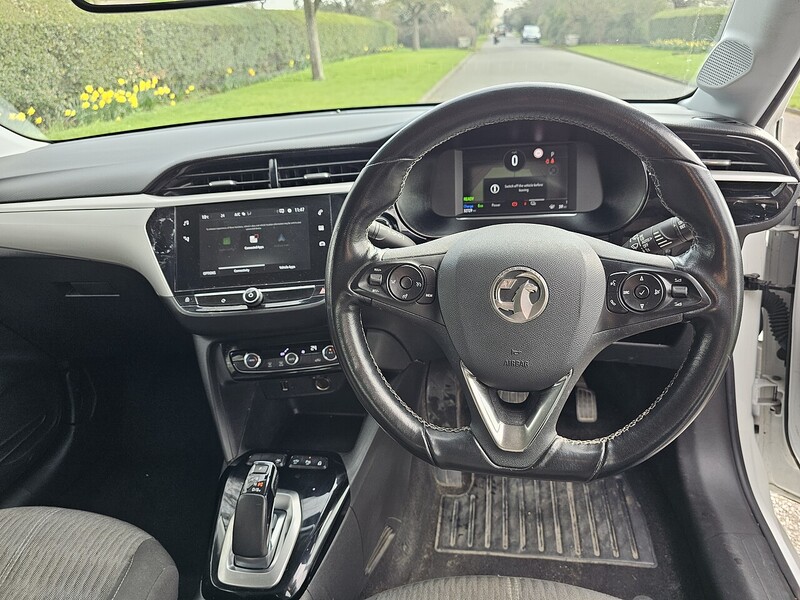 Vauxhall 50kWh SE Nav Premium Hatchback 5dr Electric Auto (7.4Kw Charger) (136 ps)