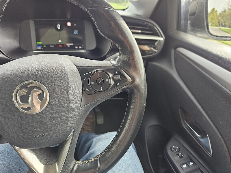 Vauxhall 50kWh SE Nav Premium Hatchback 5dr Electric Auto (7.4Kw Charger) (136 ps)