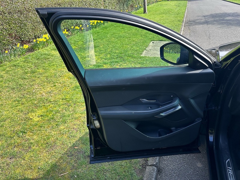 Jaguar 2.0 D180 R-Dynamic S SUV 5dr Diesel Manual AWD Euro 6 (s/s) (180 ps)