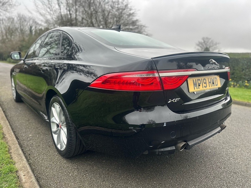 Jaguar 2.0i R-Sport GPF Saloon 4dr Petrol Auto Euro 6 (s/s) (250 ps)
