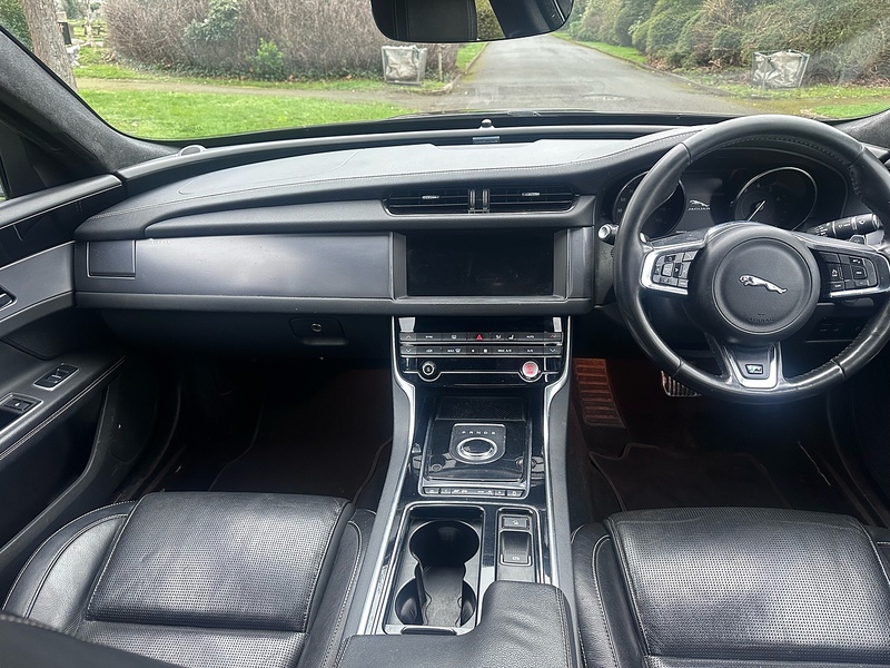 Jaguar 2.0i R-Sport GPF Saloon 4dr Petrol Auto Euro 6 (s/s) (250 ps)