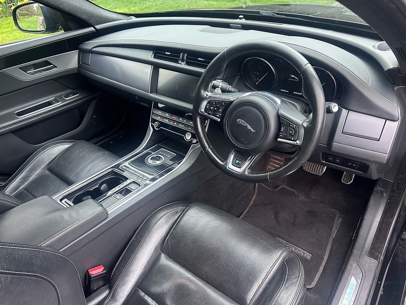 Jaguar 2.0i R-Sport GPF Saloon 4dr Petrol Auto Euro 6 (s/s) (250 ps)