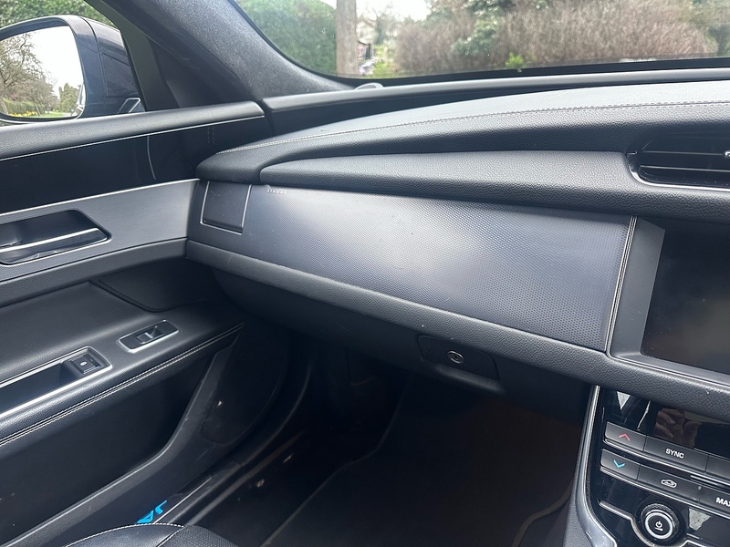 Jaguar 2.0i R-Sport GPF Saloon 4dr Petrol Auto Euro 6 (s/s) (250 ps)
