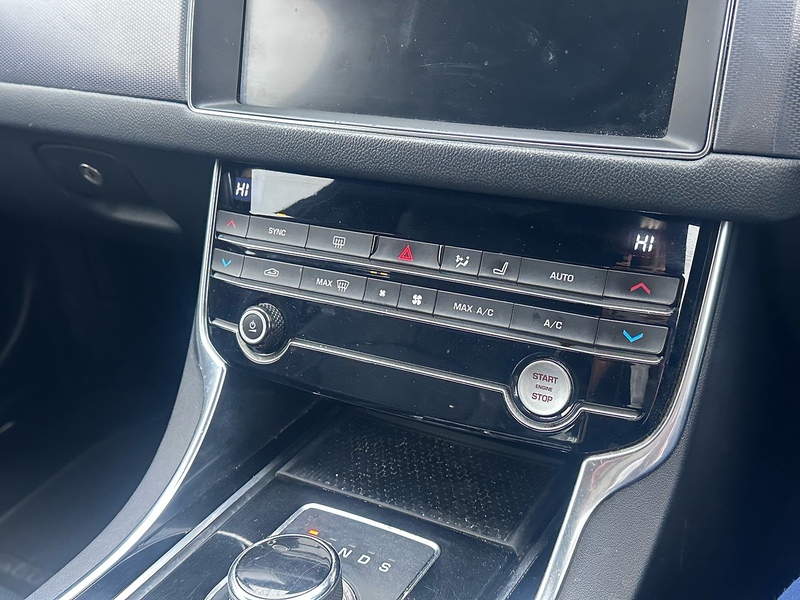 Jaguar 2.0i R-Sport GPF Saloon 4dr Petrol Auto Euro 6 (s/s) (250 ps)