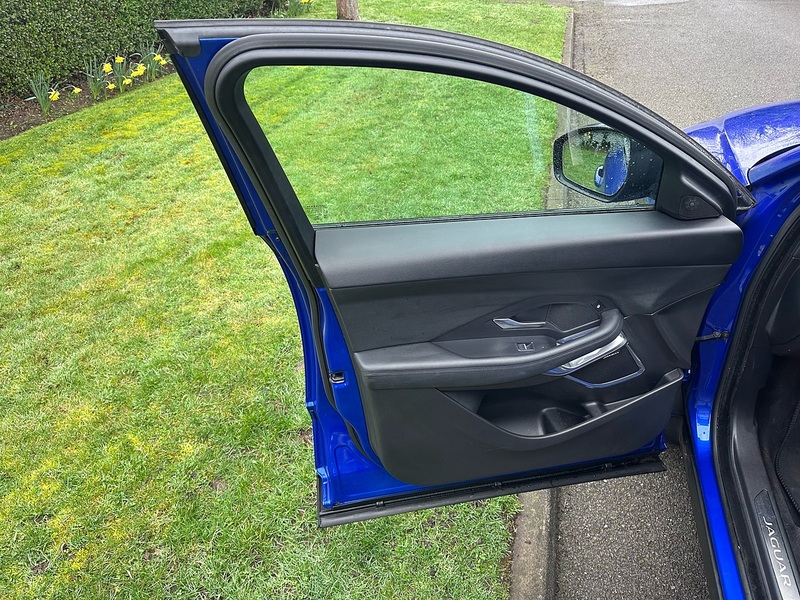 Jaguar D180 S SUV 2.0 Manual Diesel