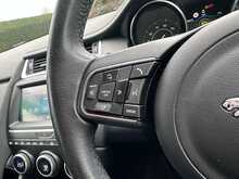 Jaguar E-PACE D180 S 