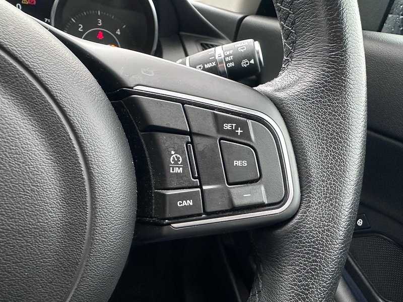 Jaguar D180 S SUV 2.0 Manual Diesel