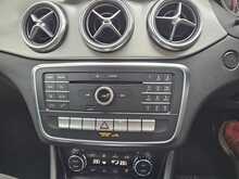 Mercedes-Benz CLA CLA180 AMG Line 