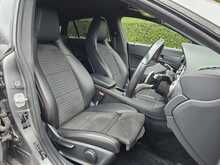 Mercedes-Benz CLA CLA180 AMG Line 