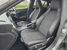 Mercedes-Benz CLA CLA180 AMG Line 