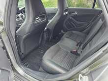 Mercedes-Benz CLA CLA180 AMG Line 