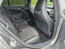 Mercedes-Benz CLA CLA180 AMG Line 