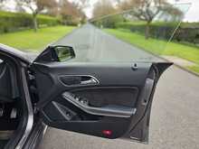 Mercedes-Benz CLA CLA180 AMG Line 
