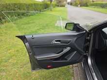 Mercedes-Benz CLA CLA180 AMG Line 