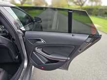 Mercedes-Benz CLA CLA180 AMG Line 