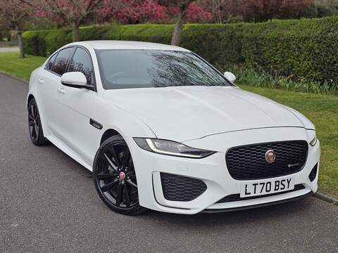 D180 R-Dynamic SE Saloon 2.0 Automatic Diesel