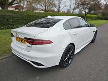 Jaguar XE D180 R-Dynamic SE 