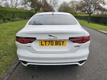 Jaguar XE D180 R-Dynamic SE 
