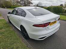 Jaguar XE D180 R-Dynamic SE 