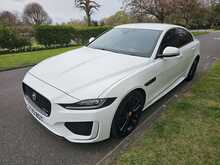 Jaguar XE D180 R-Dynamic SE 