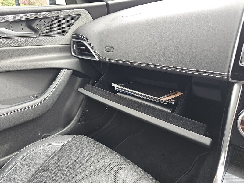 Jaguar D180 R-Dynamic SE Saloon 2.0 Automatic Diesel