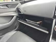 Jaguar XE D180 R-Dynamic SE 