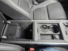 Jaguar XE D180 R-Dynamic SE 