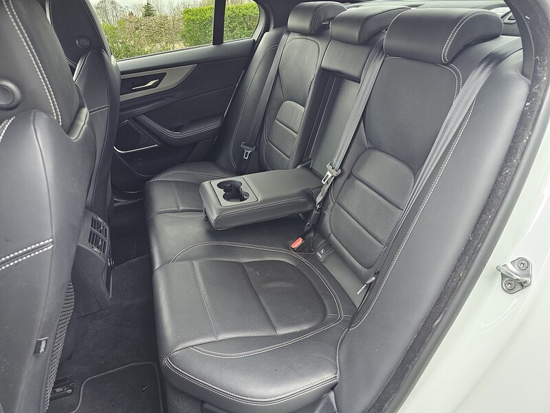 Jaguar D180 R-Dynamic SE Saloon 2.0 Automatic Diesel