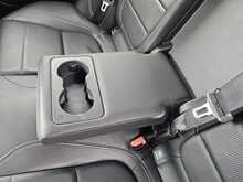 Jaguar XE D180 R-Dynamic SE 