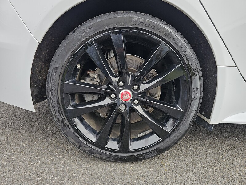 Jaguar D180 R-Dynamic SE Saloon 2.0 Automatic Diesel