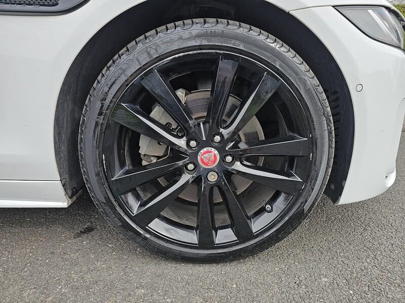 Jaguar D180 R-Dynamic SE Saloon 2.0 Automatic Diesel