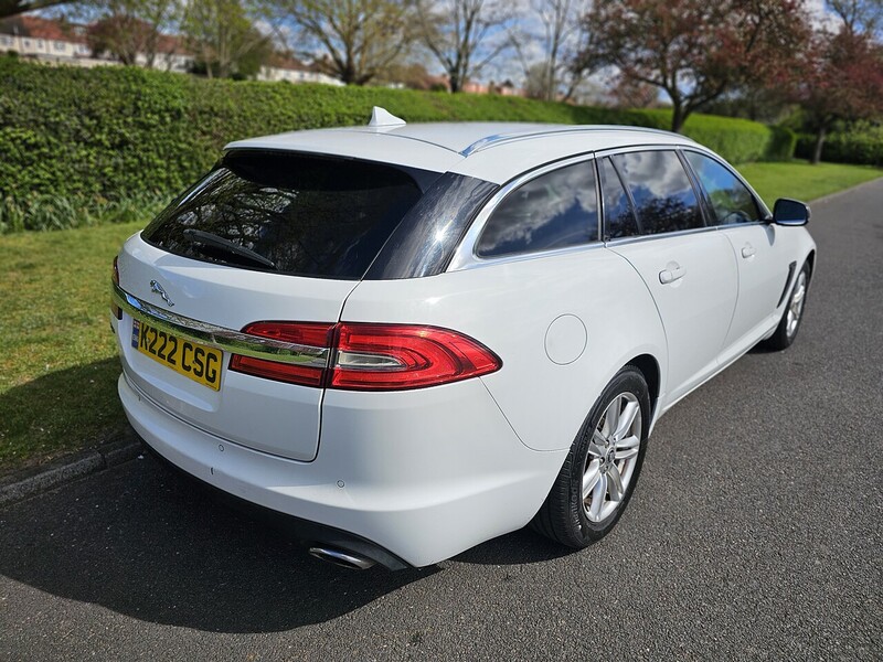 Jaguar 2.2d Luxury Sportbrake 5dr Diesel Auto Euro 5 (s/s) (200 ps)