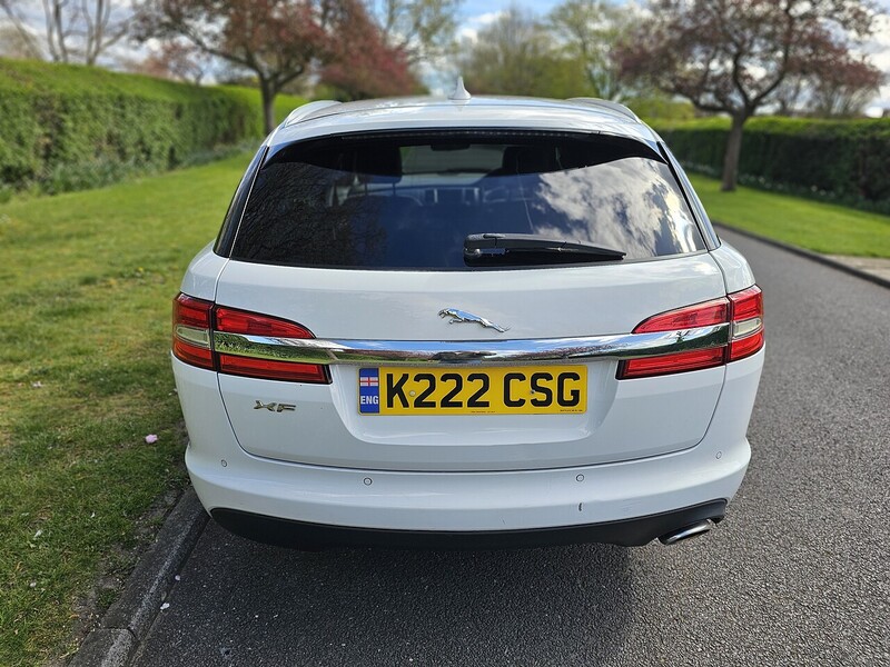Jaguar 2.2d Luxury Sportbrake 5dr Diesel Auto Euro 5 (s/s) (200 ps)
