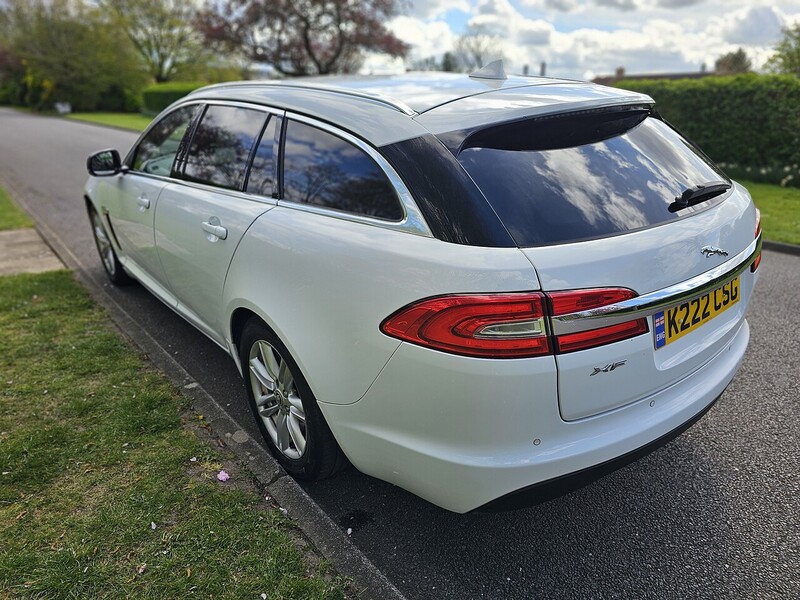 Jaguar 2.2d Luxury Sportbrake 5dr Diesel Auto Euro 5 (s/s) (200 ps)
