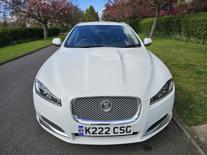 Jaguar 2.2d Luxury Sportbrake 5dr Diesel Auto Euro 5 (s/s) (200 ps)