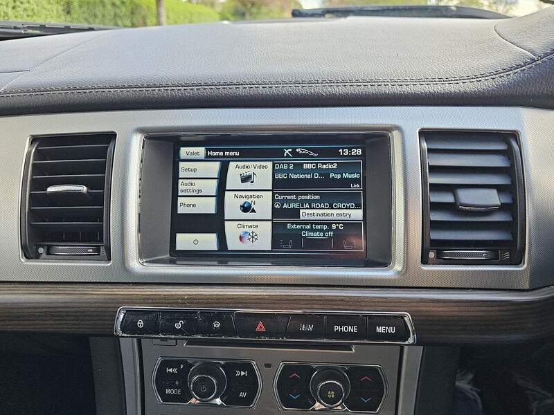 Jaguar 2.2d Luxury Sportbrake 5dr Diesel Auto Euro 5 (s/s) (200 ps)
