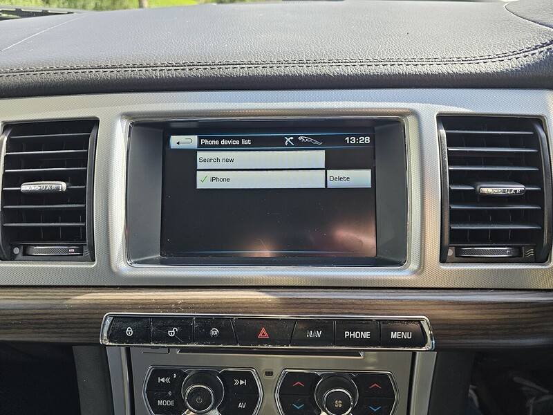 Jaguar 2.2d Luxury Sportbrake 5dr Diesel Auto Euro 5 (s/s) (200 ps)