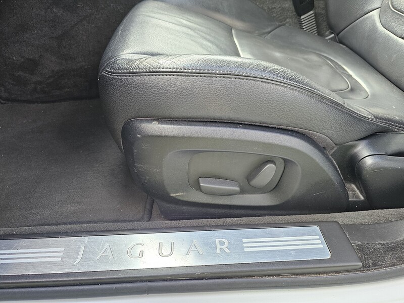 Jaguar 2.2d Luxury Sportbrake 5dr Diesel Auto Euro 5 (s/s) (200 ps)