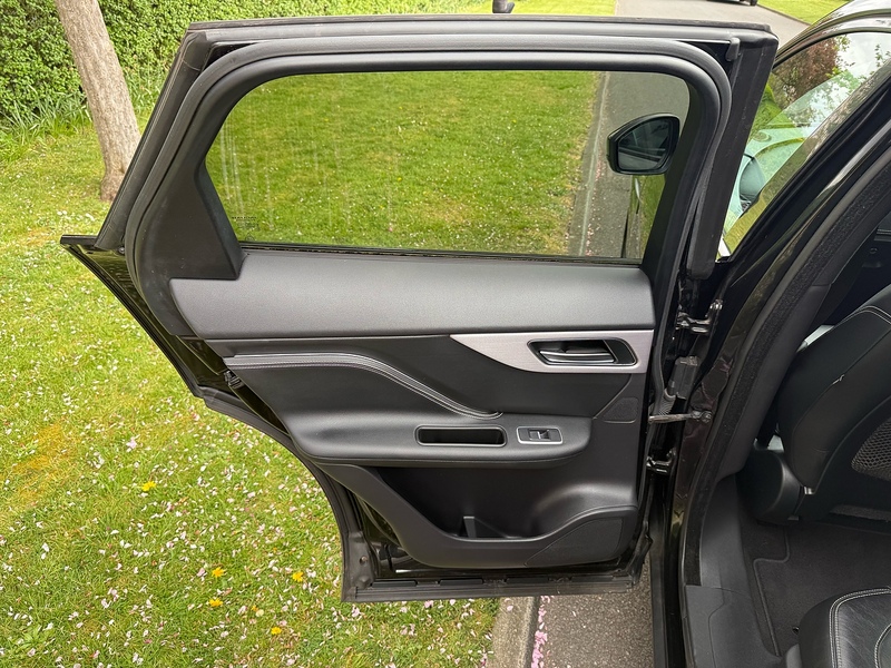 Jaguar D180 R-Sport SUV 2.0 Automatic Diesel