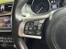 Jaguar F-PACE D180 R-Sport 
