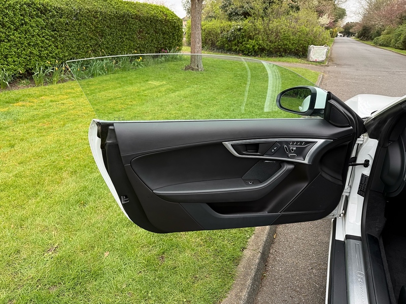 Jaguar V6 R-Dynamic Coupe 3.0 Automatic Petrol