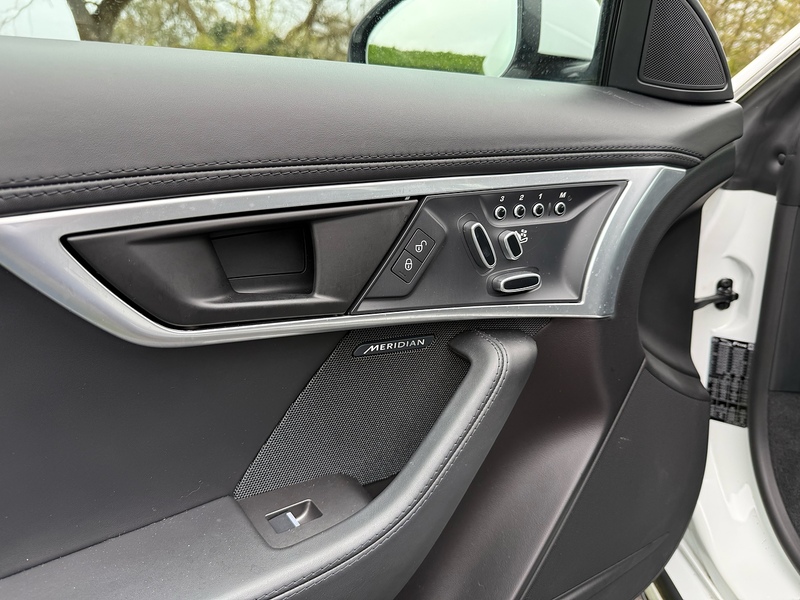 Jaguar V6 R-Dynamic Coupe 3.0 Automatic Petrol