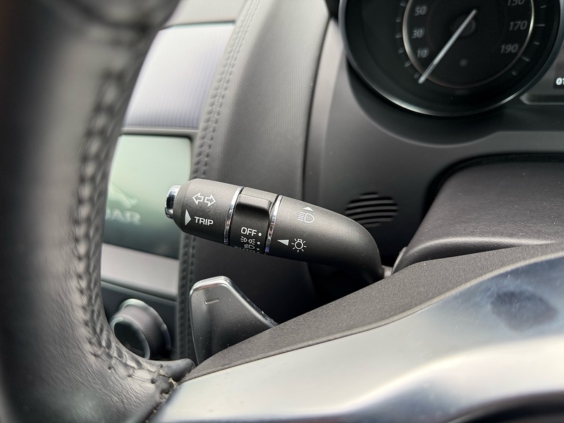 Jaguar V6 R-Dynamic Coupe 3.0 Automatic Petrol
