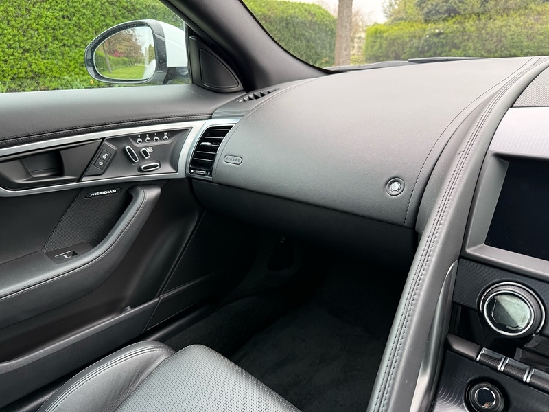 Jaguar V6 R-Dynamic Coupe 3.0 Automatic Petrol