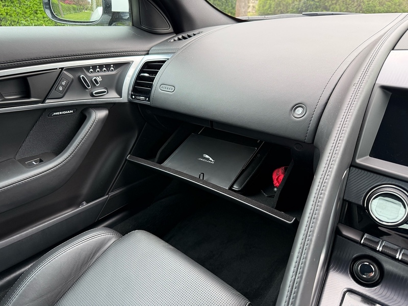 Jaguar V6 R-Dynamic Coupe 3.0 Automatic Petrol