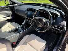 Jaguar XE d R-Sport 
