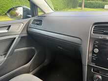 Volkswagen Golf TSI EVO SE Nav 