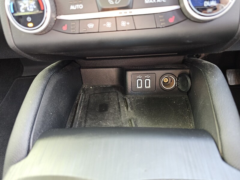 Ford EcoBlue Titanium Estate 2.0 Automatic Diesel