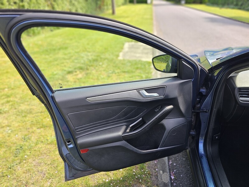 Ford EcoBlue Titanium Estate 2.0 Automatic Diesel