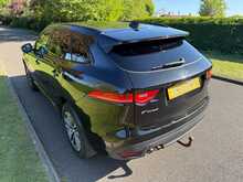 Jaguar F-PACE D180 R-Sport 